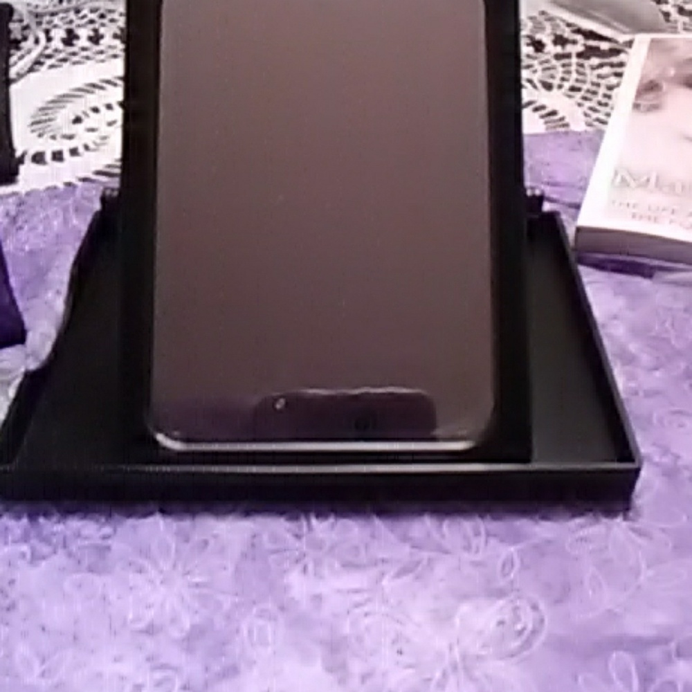 Mary Kay - Picture 2 of 3